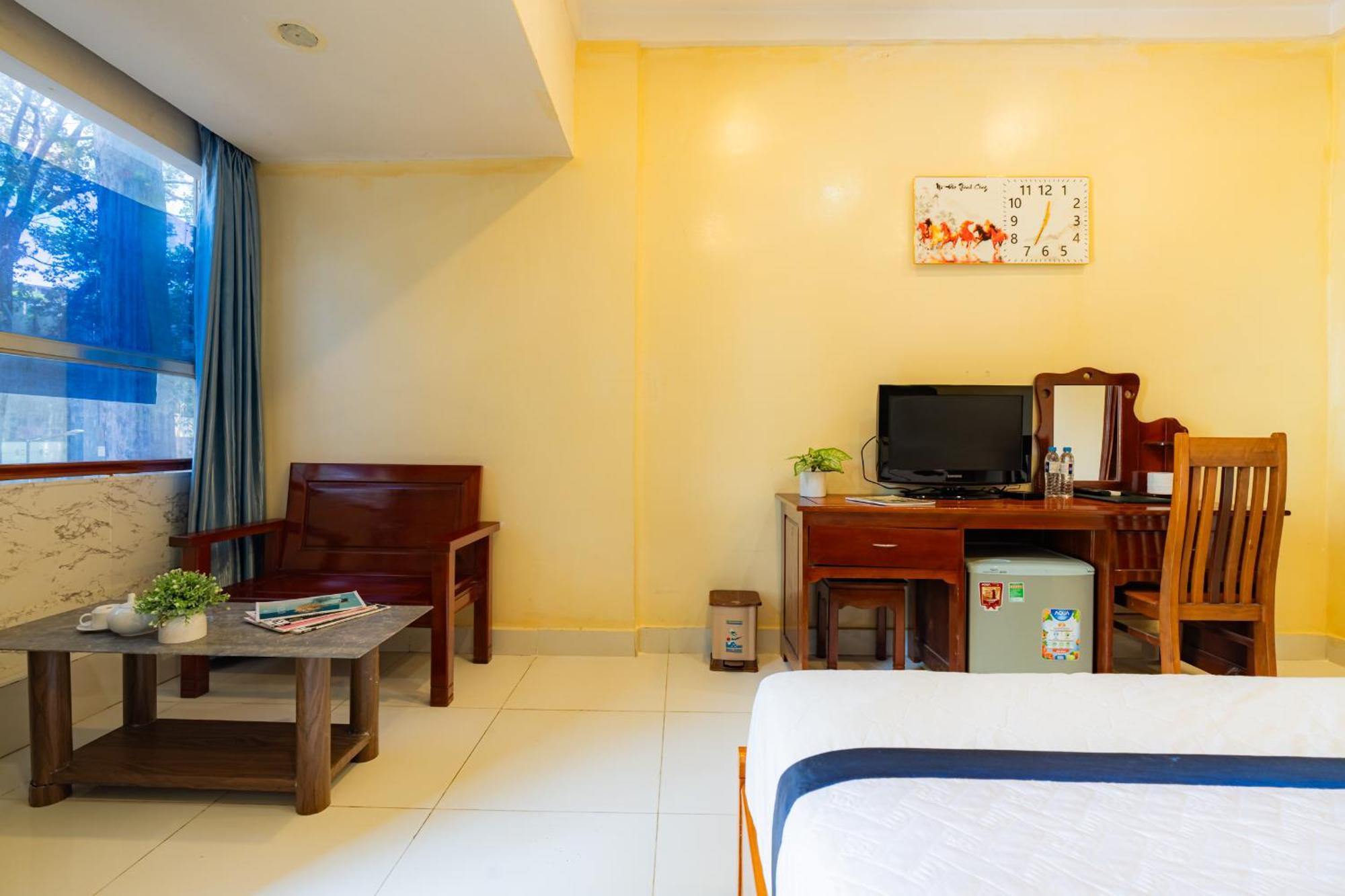 Khach San Hanh Long Ho Chi Minh City Exterior photo