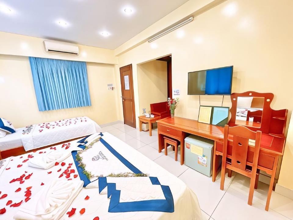 Khach San Hanh Long Ho Chi Minh City Exterior photo
