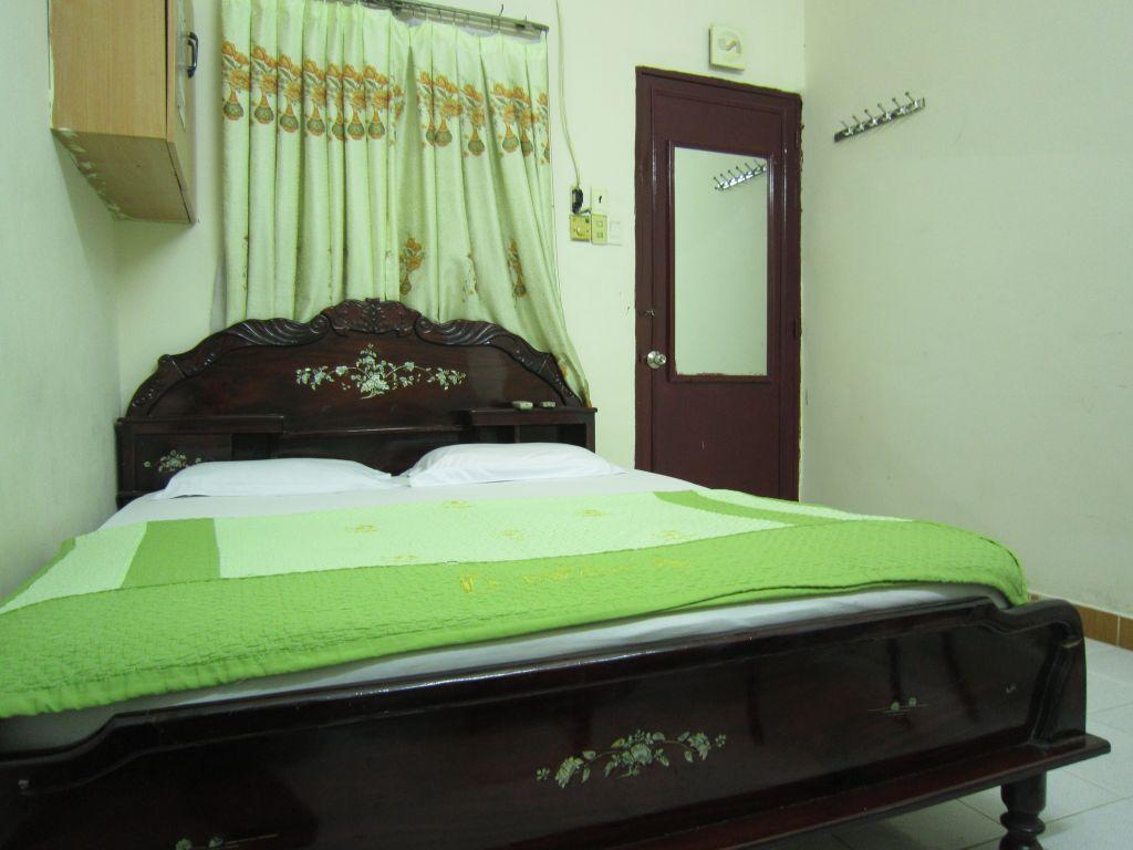 Khach San Hanh Long Ho Chi Minh City Exterior photo